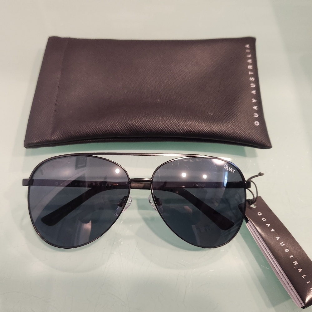 Quay aviator sunglasses NWT
